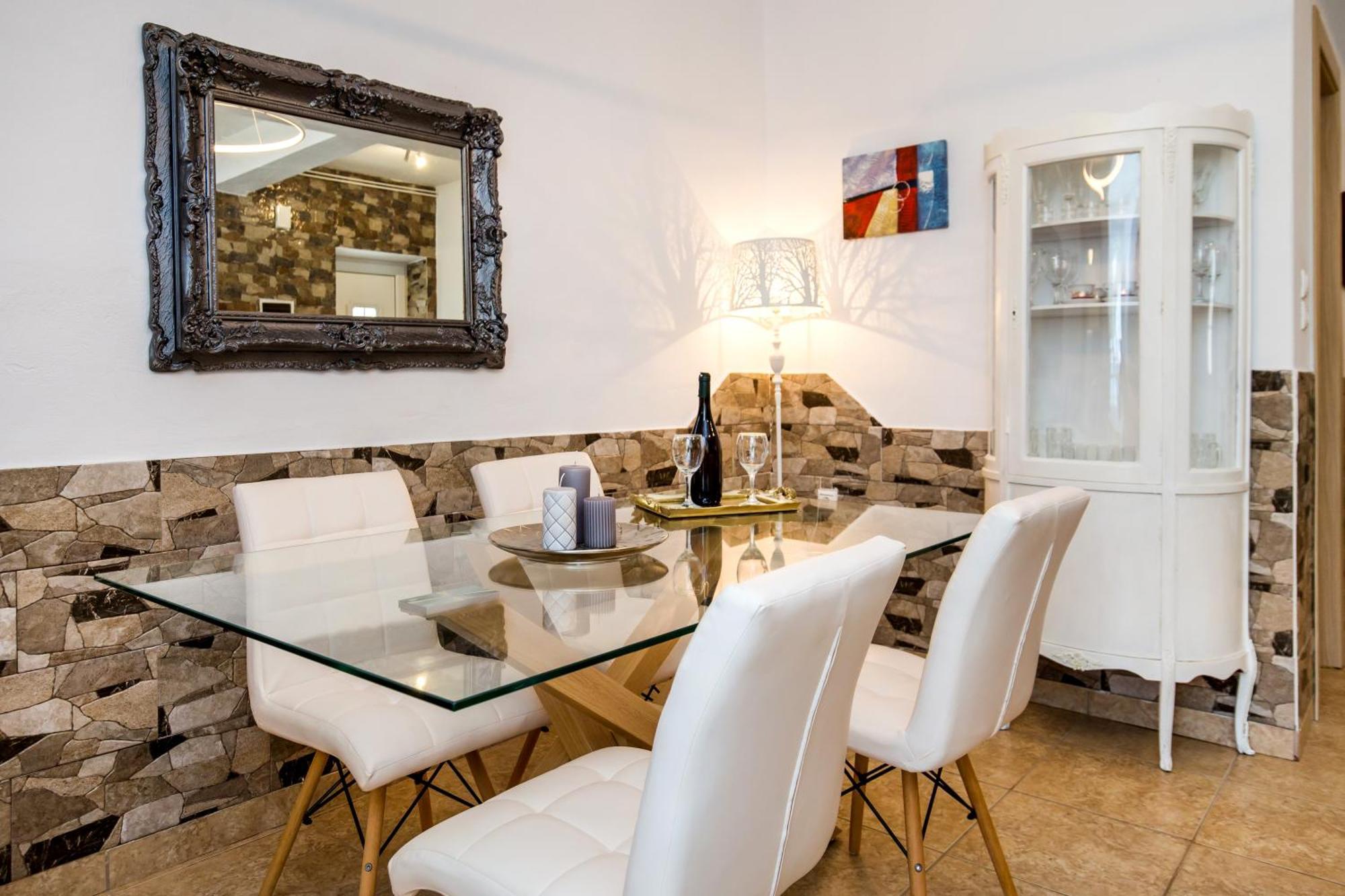 Golden Sunset Appartement *